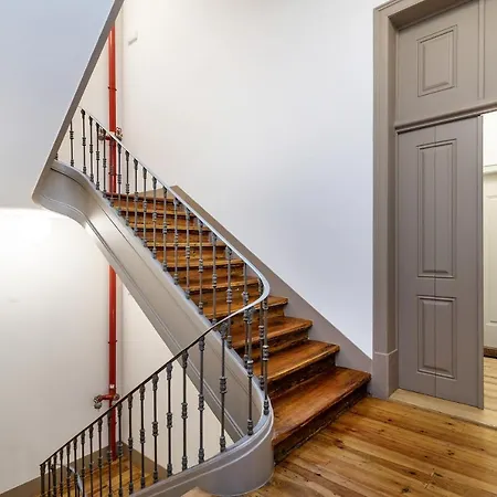 Beautiful Flat Near Praca Do Comercio By Lovelystay شقة
